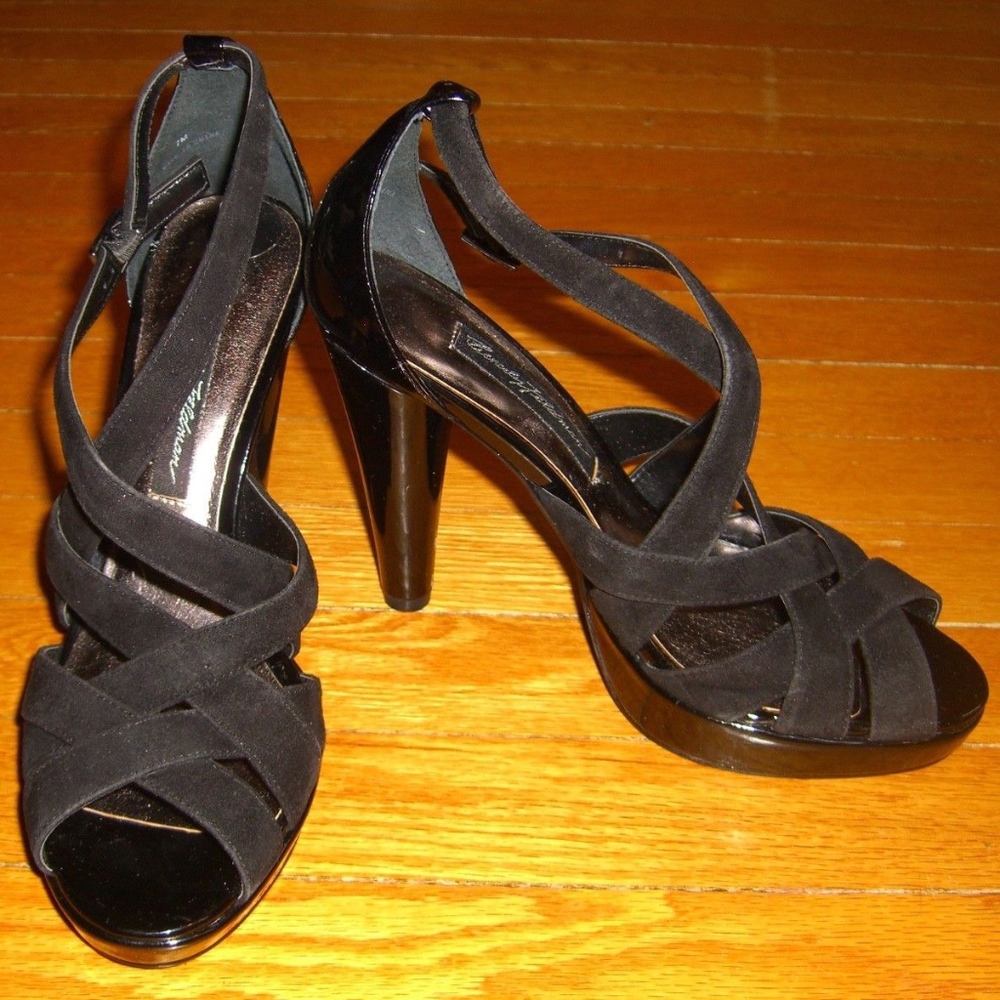 BEVERLY FELDMAN "COME-ON" BLACK SUEDE SHOES 7.5M